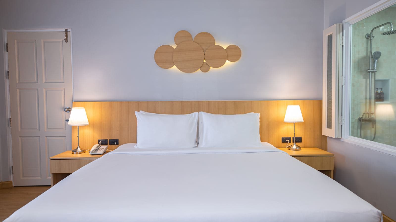 rooms-deluxe-room