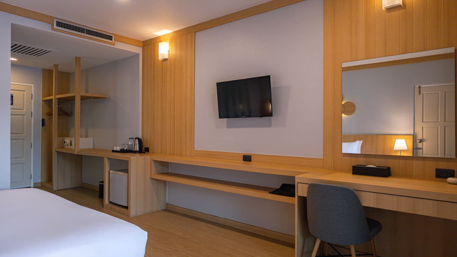 rooms-deluxe-room