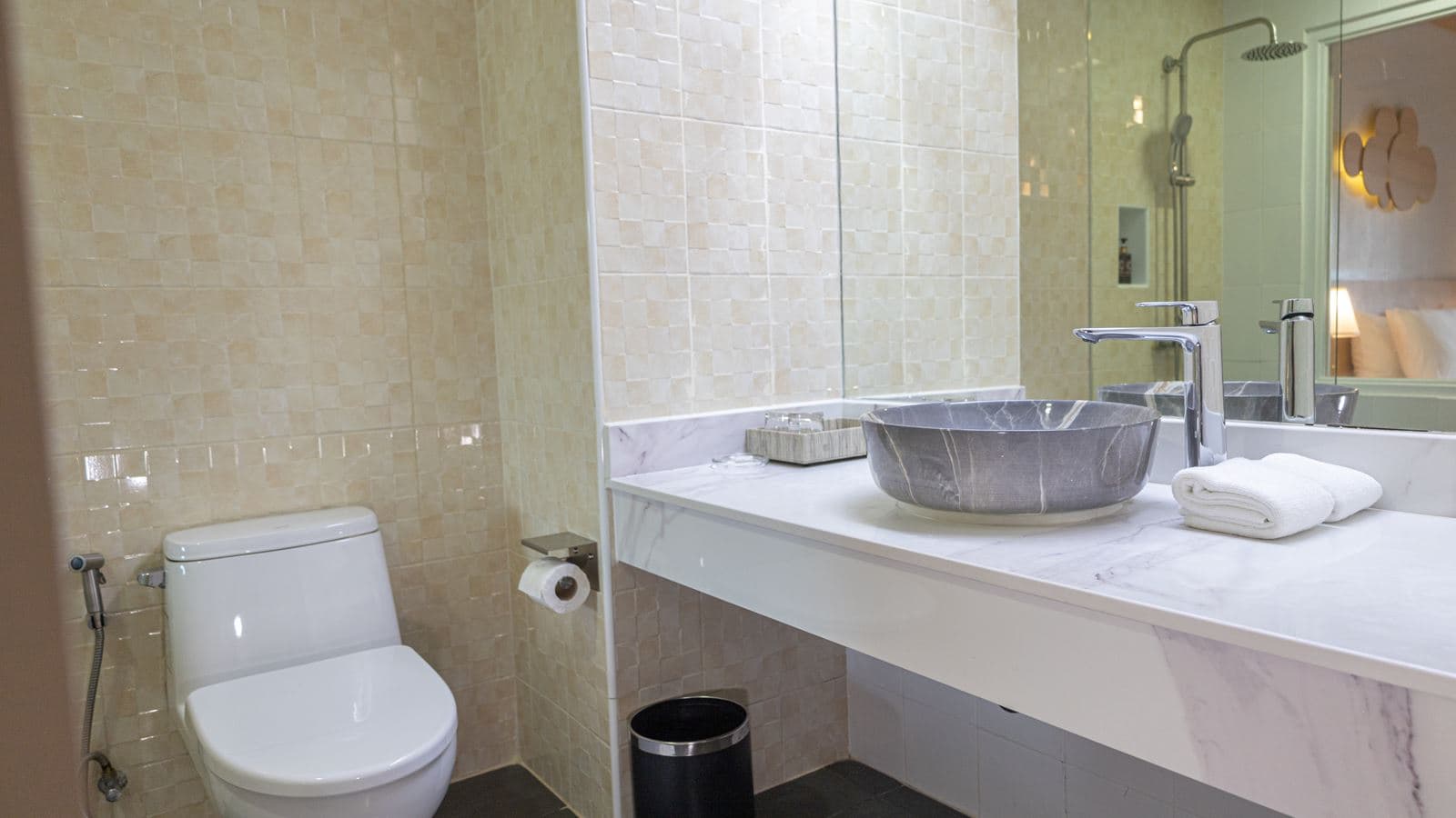rooms-deluxe-room