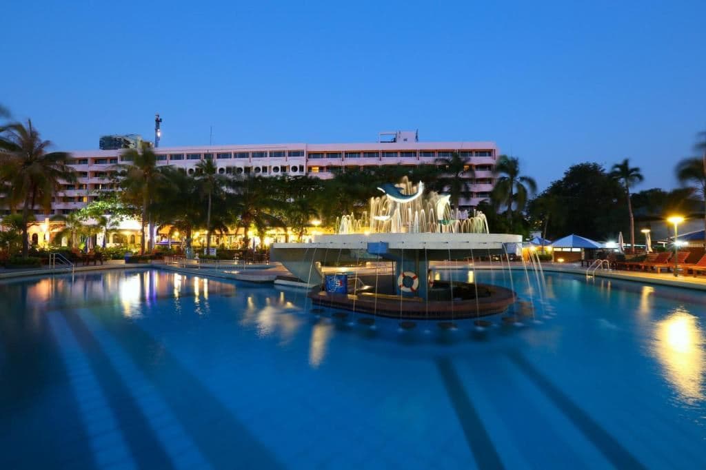 pools-outdoor-pool