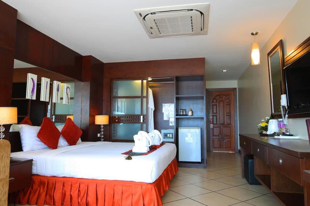 rooms-deluxe-room