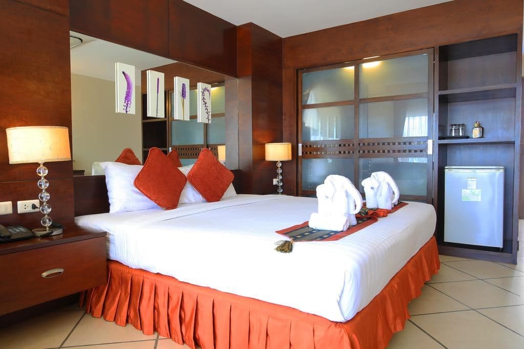 rooms-deluxe-room