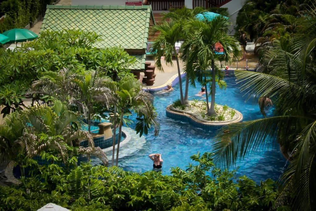 pools-outdoor-pool