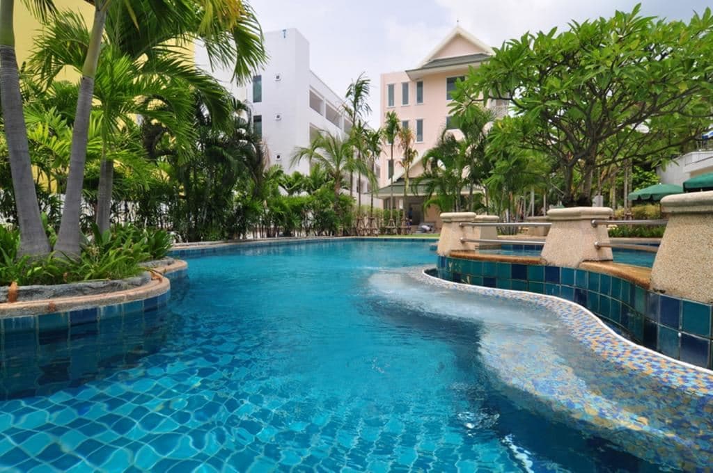 pools-outdoor-pool