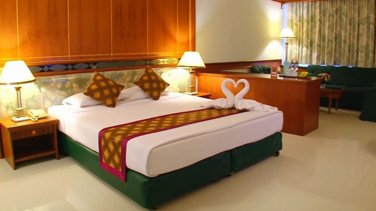 rooms-deluxe-room