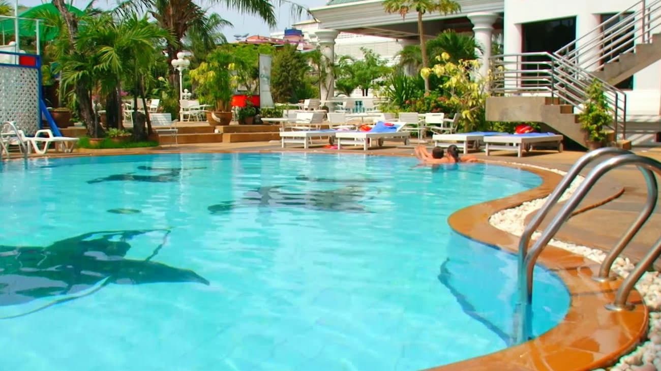 pools-outdoor-pool