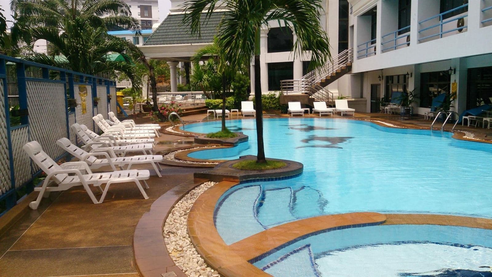 pools-outdoor-pool