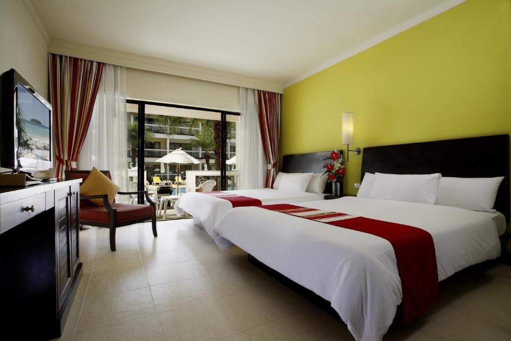 rooms-1-broom-premium-suite-pool-view