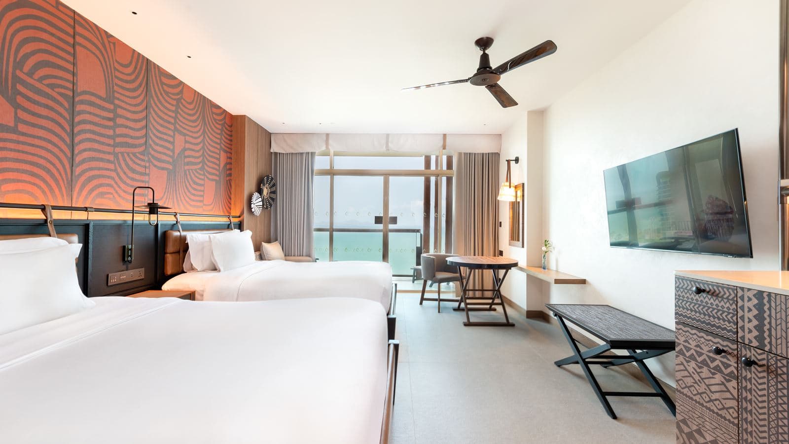 rooms-deluxe-explorer-twin