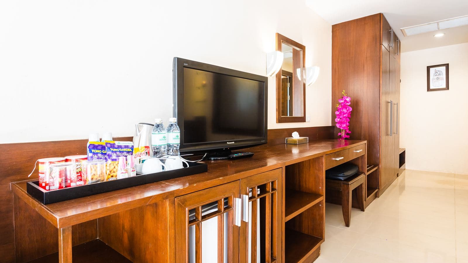 rooms-deluxe-pool-wing