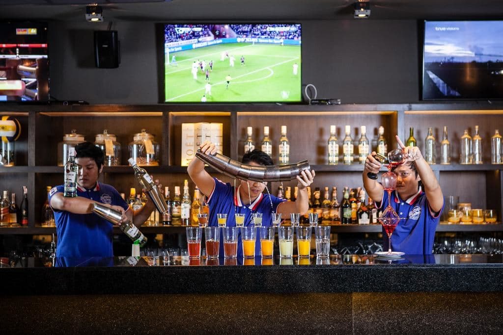 restaurants-champions-bar-and-grill