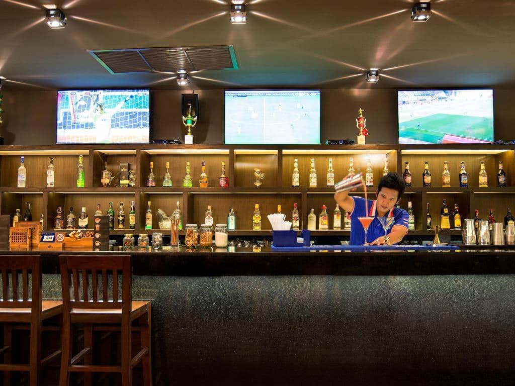restaurants-champions-bar-and-grill