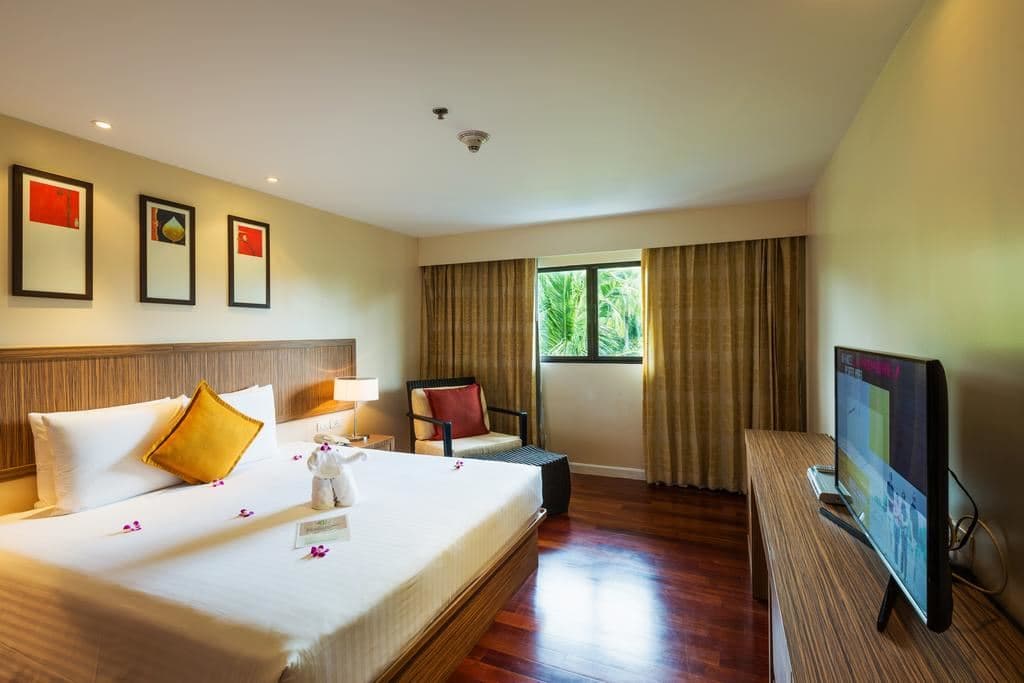 rooms-1-king-1-bunk-family-suite