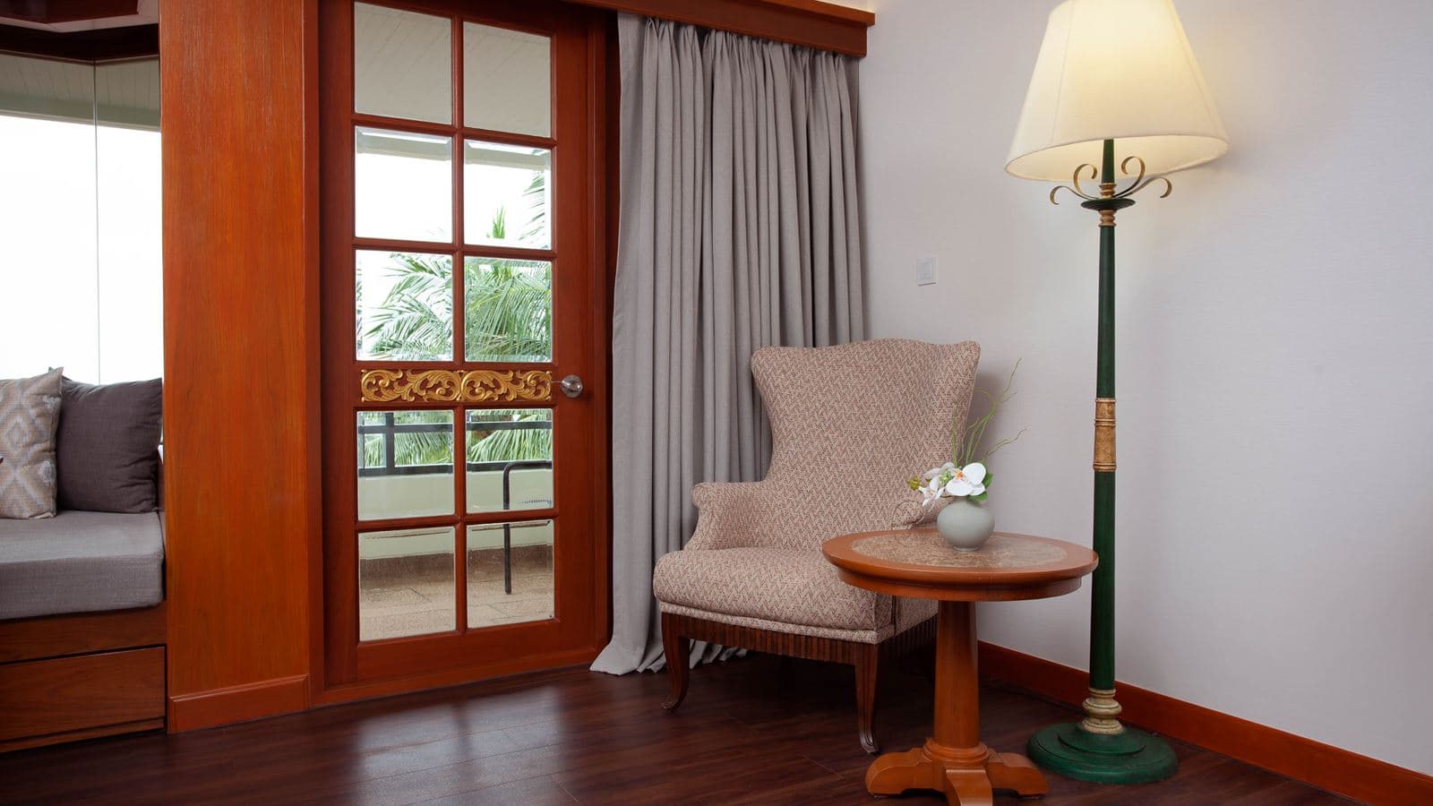 rooms-grand-jacuzzi-suite
