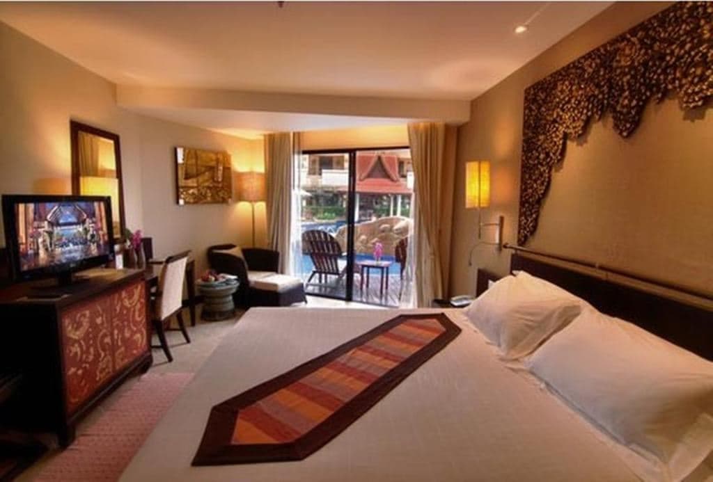 rooms-deluxe-pool-access