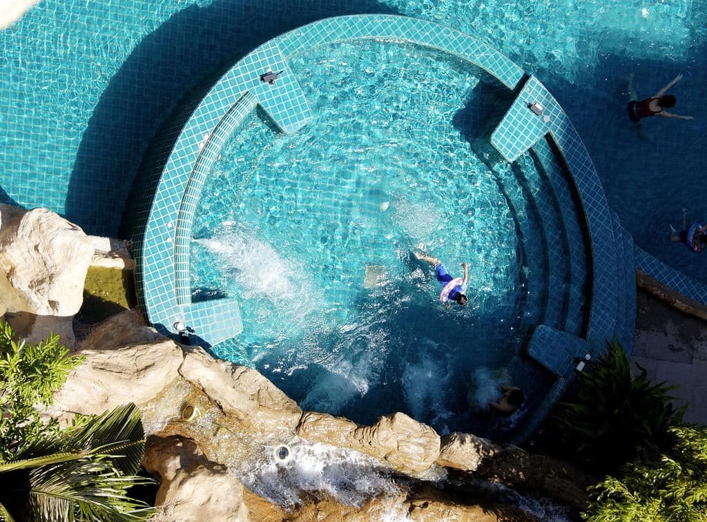 pools-outdoor-pool