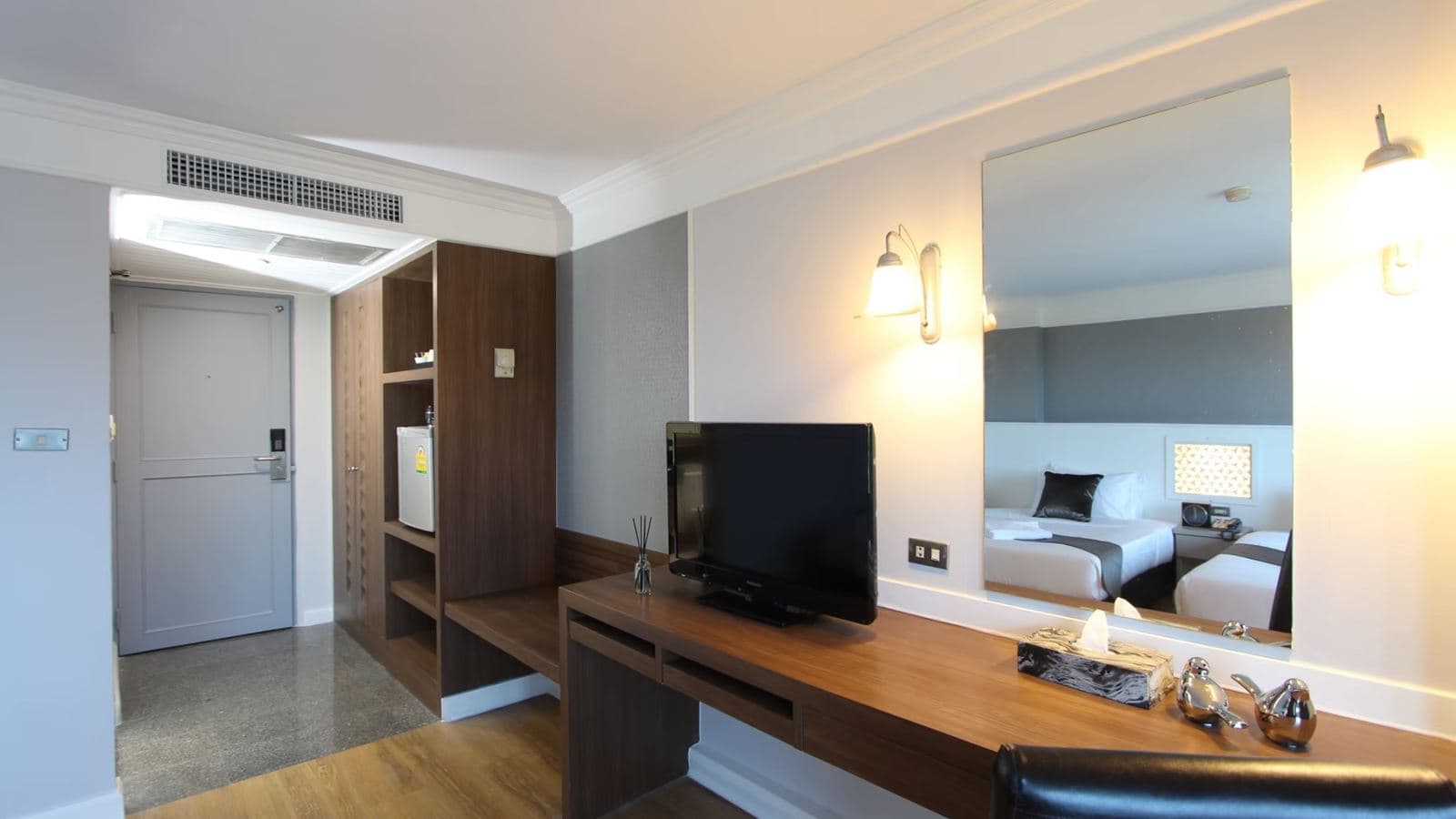 rooms-deluxe-room