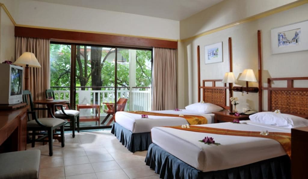 rooms-deluxe-room