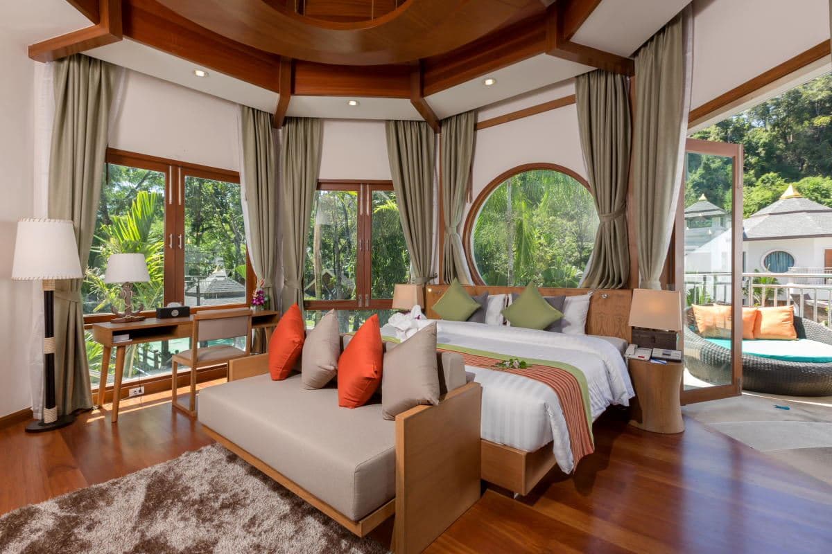 rooms-luxury-grand-pool