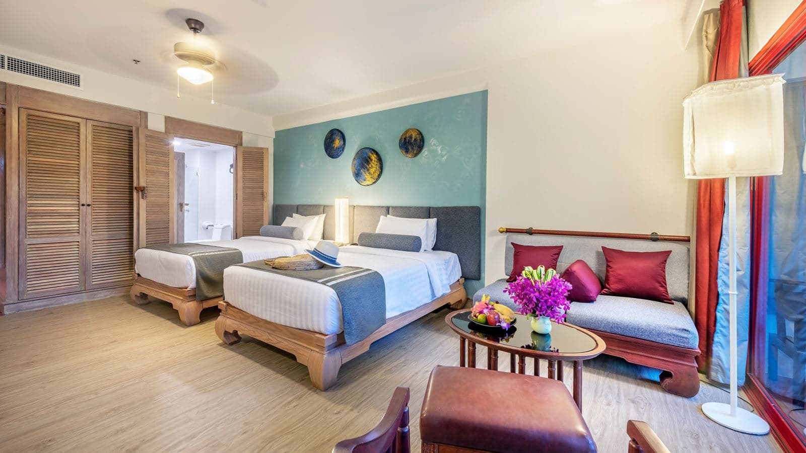 rooms-deluxe-room