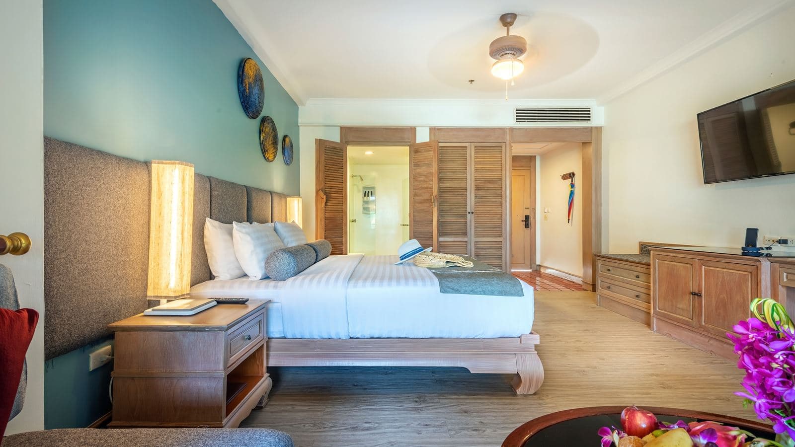 rooms-deluxe-room