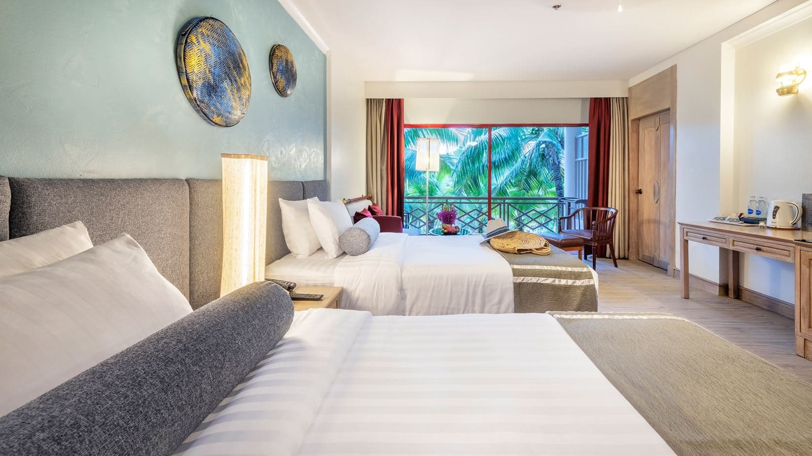 rooms-deluxe-room