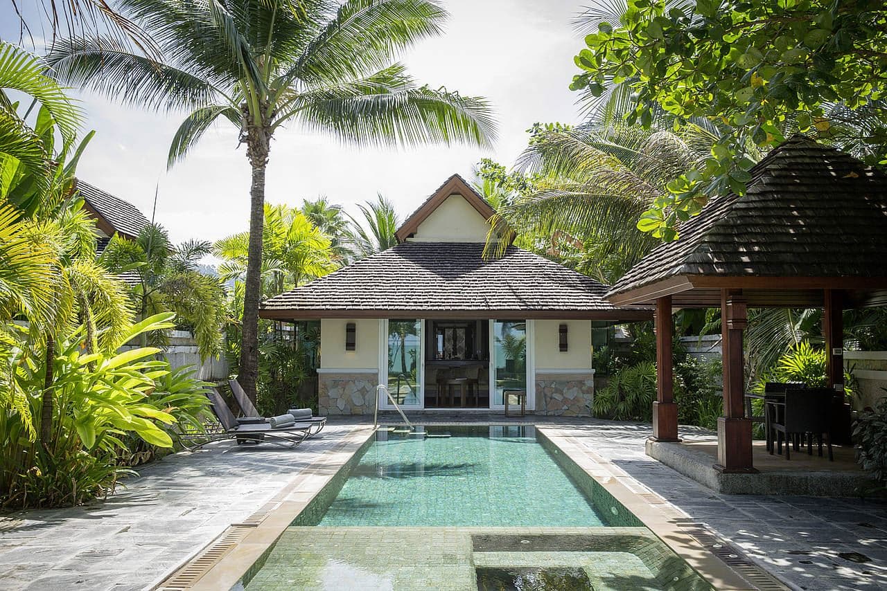 rooms-pool-villa-superior--ocean-front
