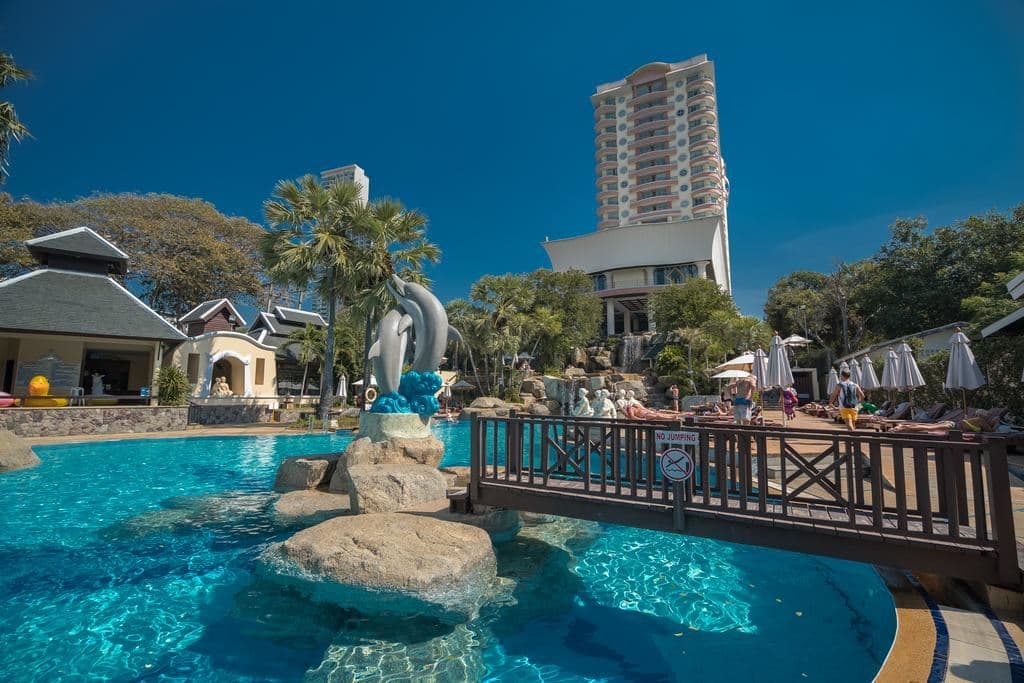 pools-outdoor-pool