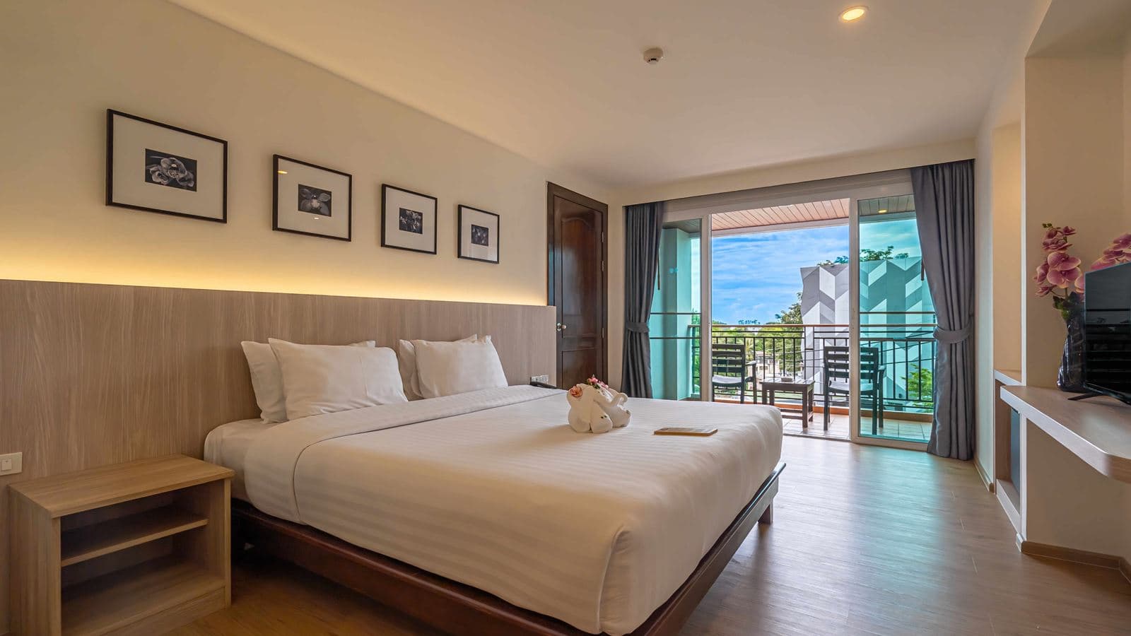 rooms-superior-room