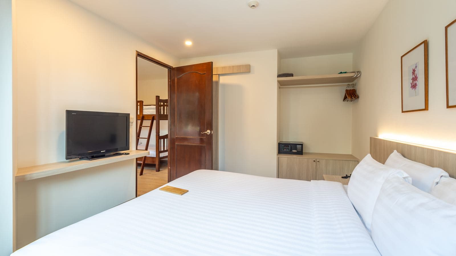 rooms-family-room