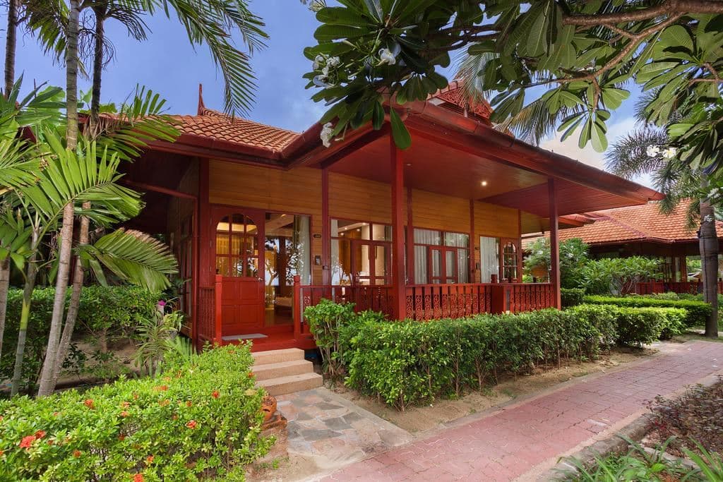 rooms-deluxe-bungalow