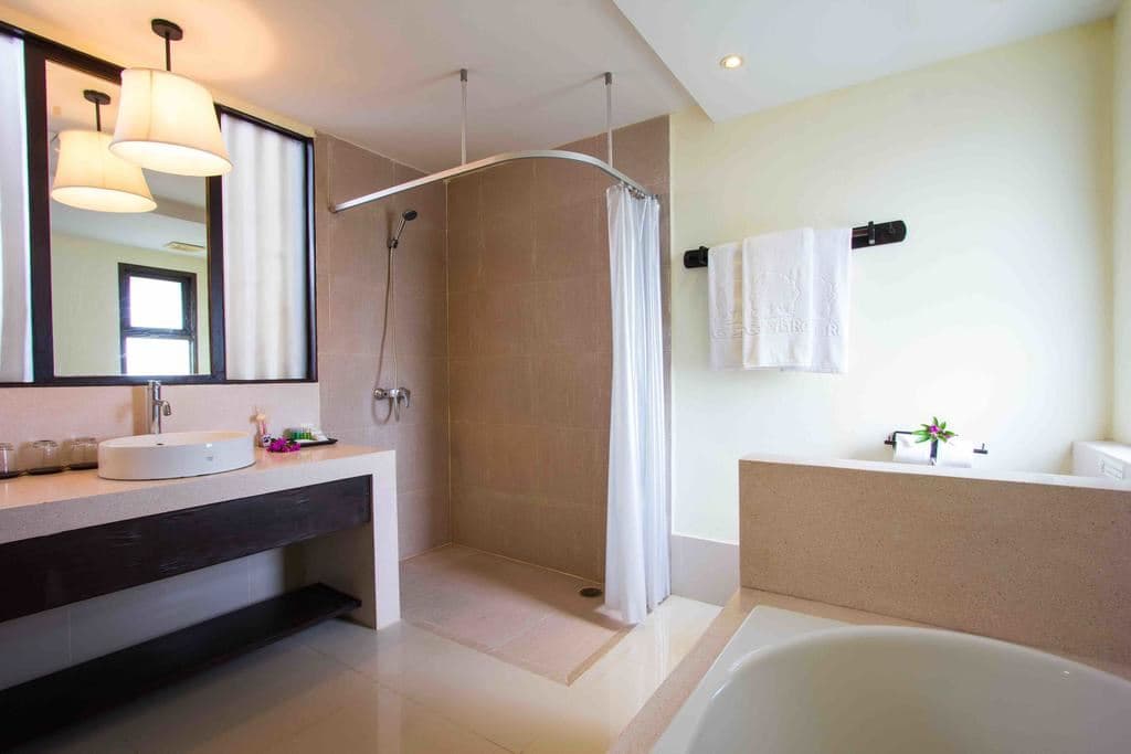 rooms-deluxe-family-room