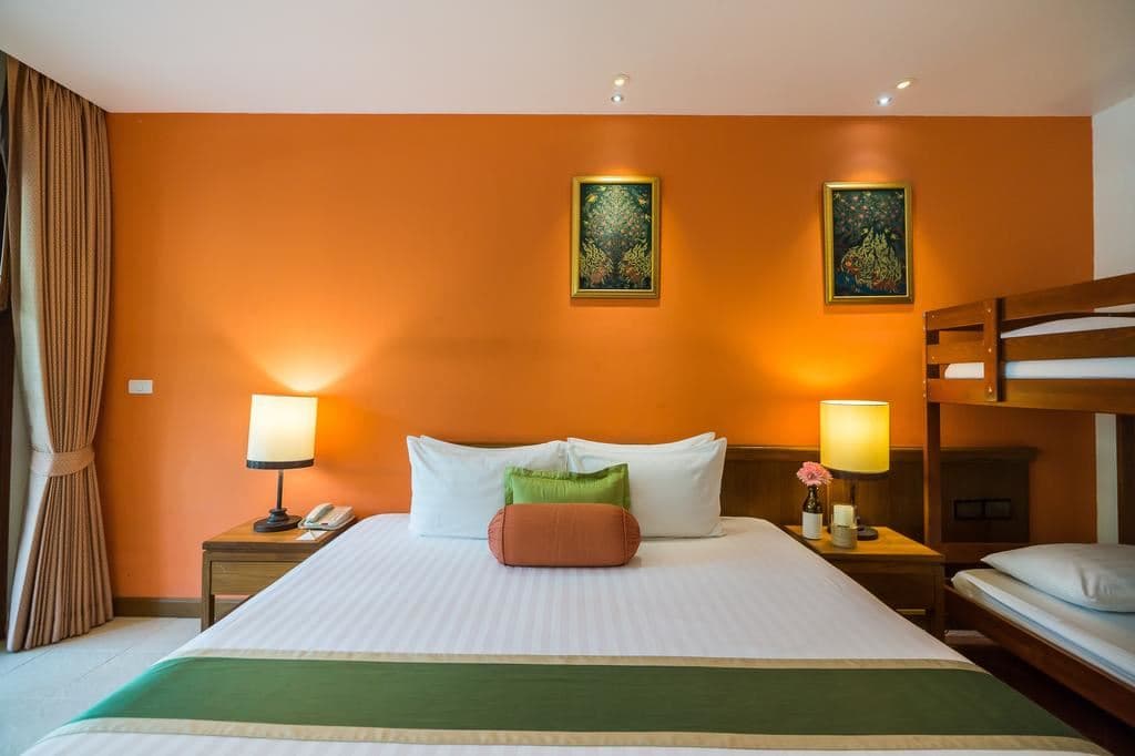 rooms-deluxe-family-room