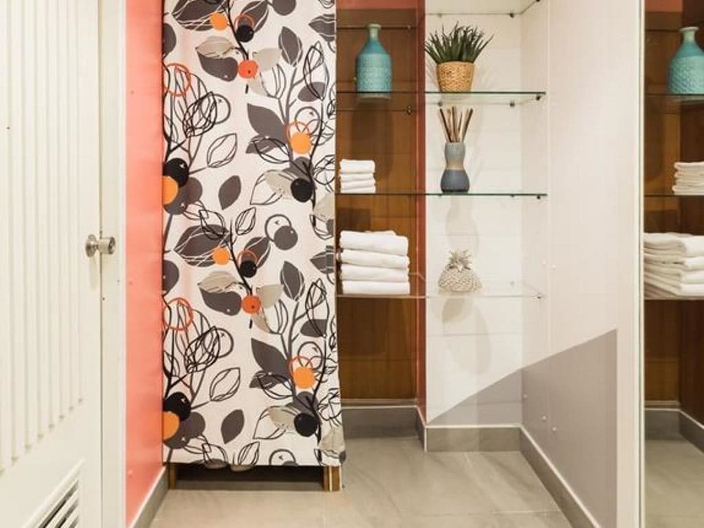 rooms-family-room
