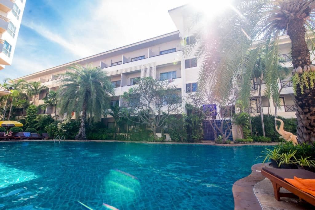 pools-outdoor-pool