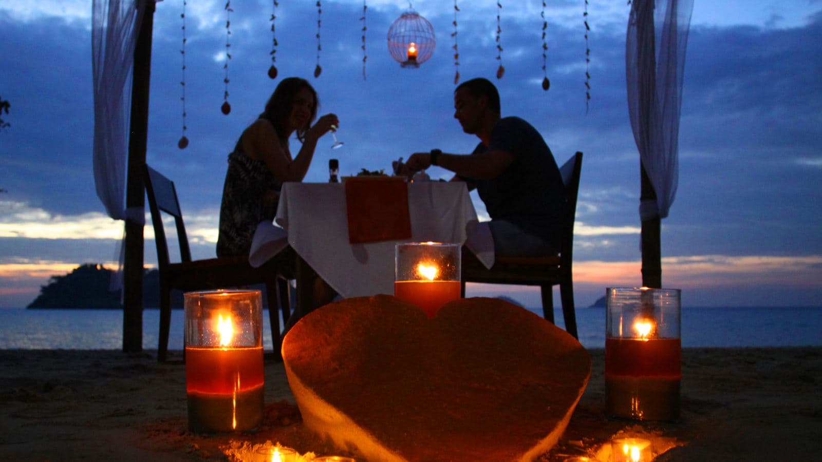 restaurants-sunset-beach-restaurant