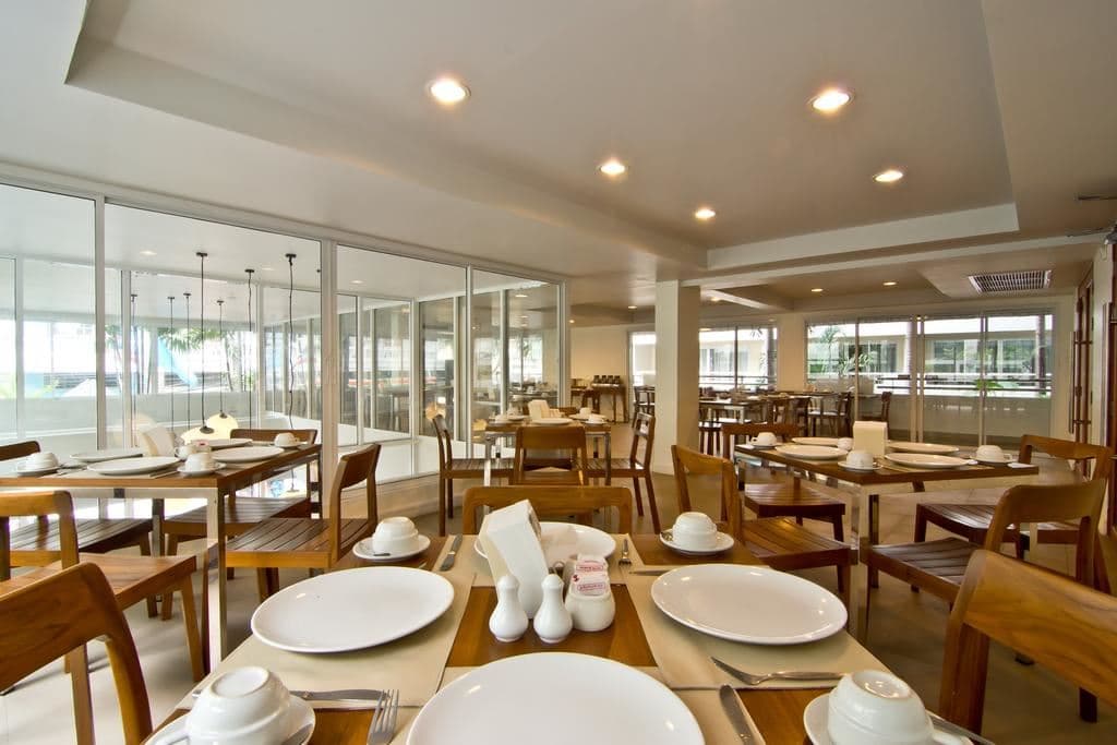restaurants-restaurant