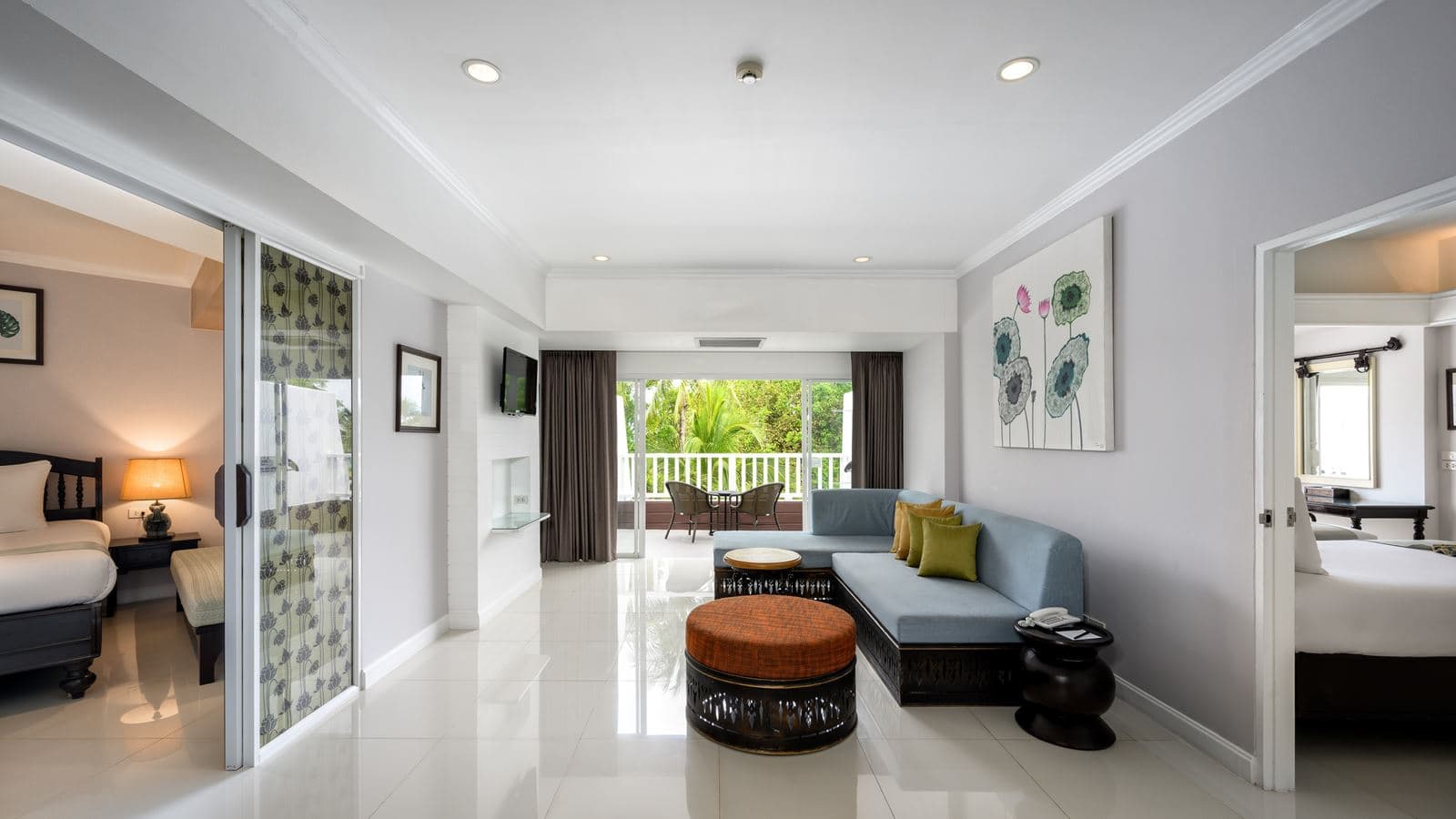 rooms-2-bedroom-family-suite-with-terrace