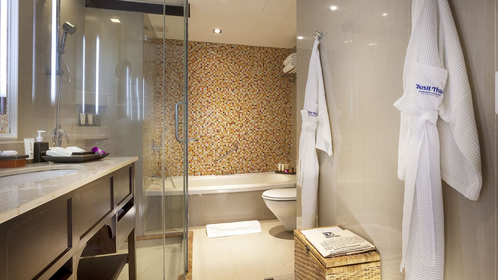 rooms-premier-ocean-front-deluxe