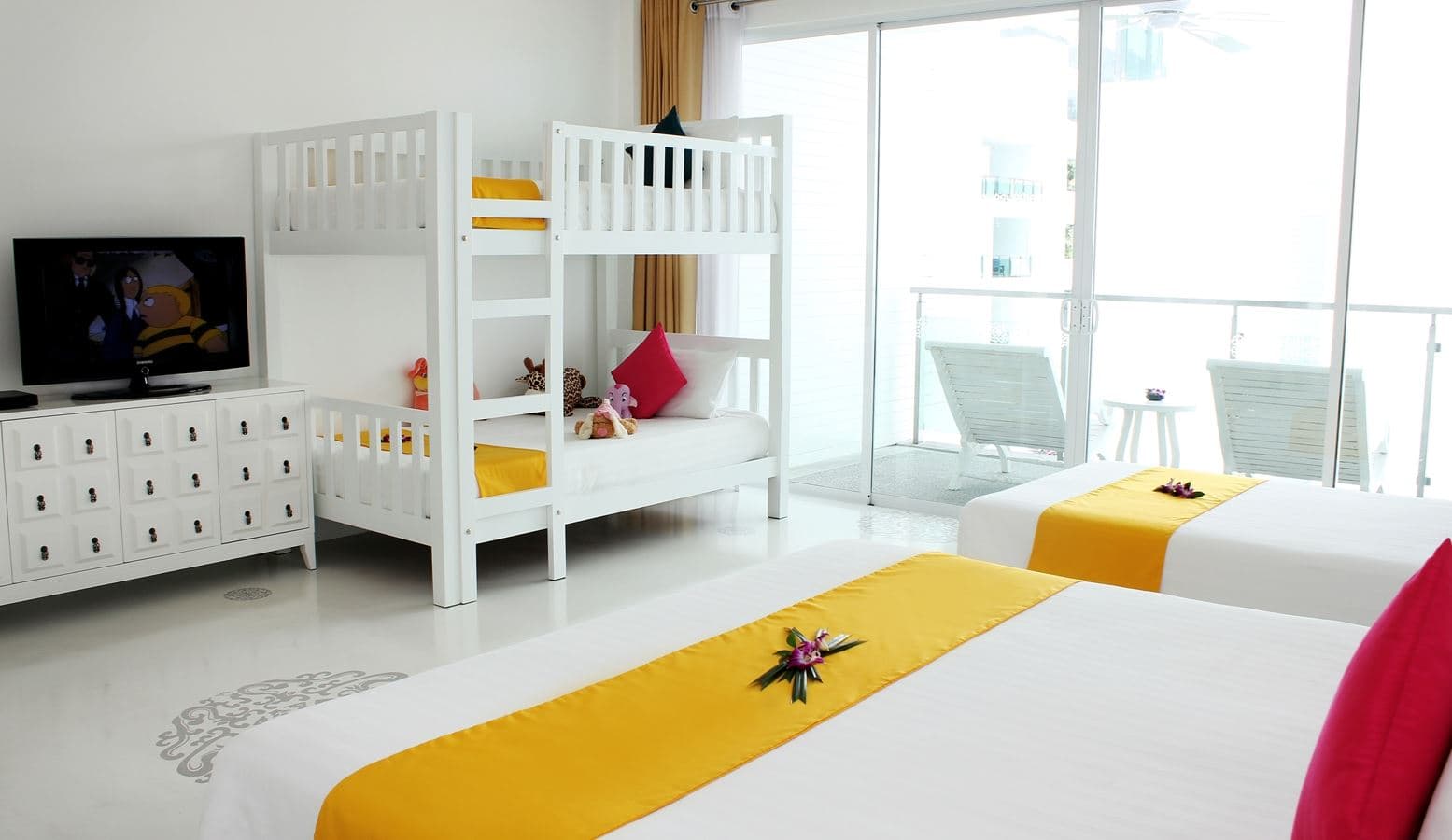 rooms-deluxe-family
