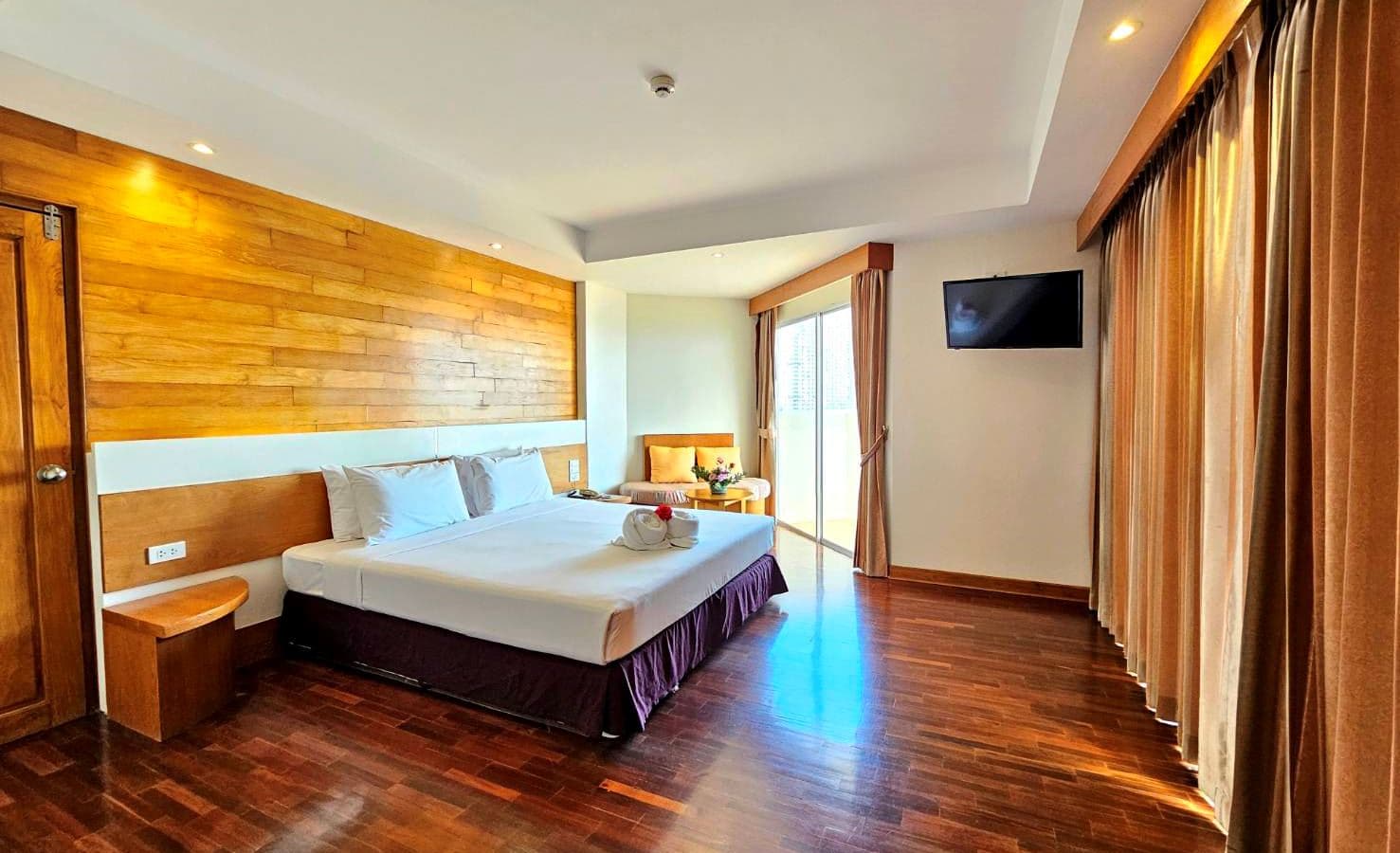 rooms-deluxe-sea-view-room