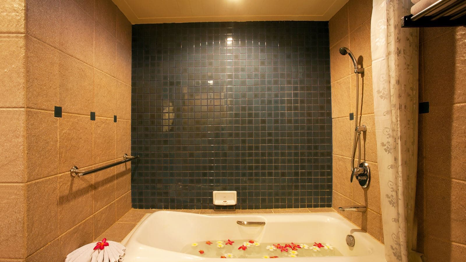 rooms-superior-room