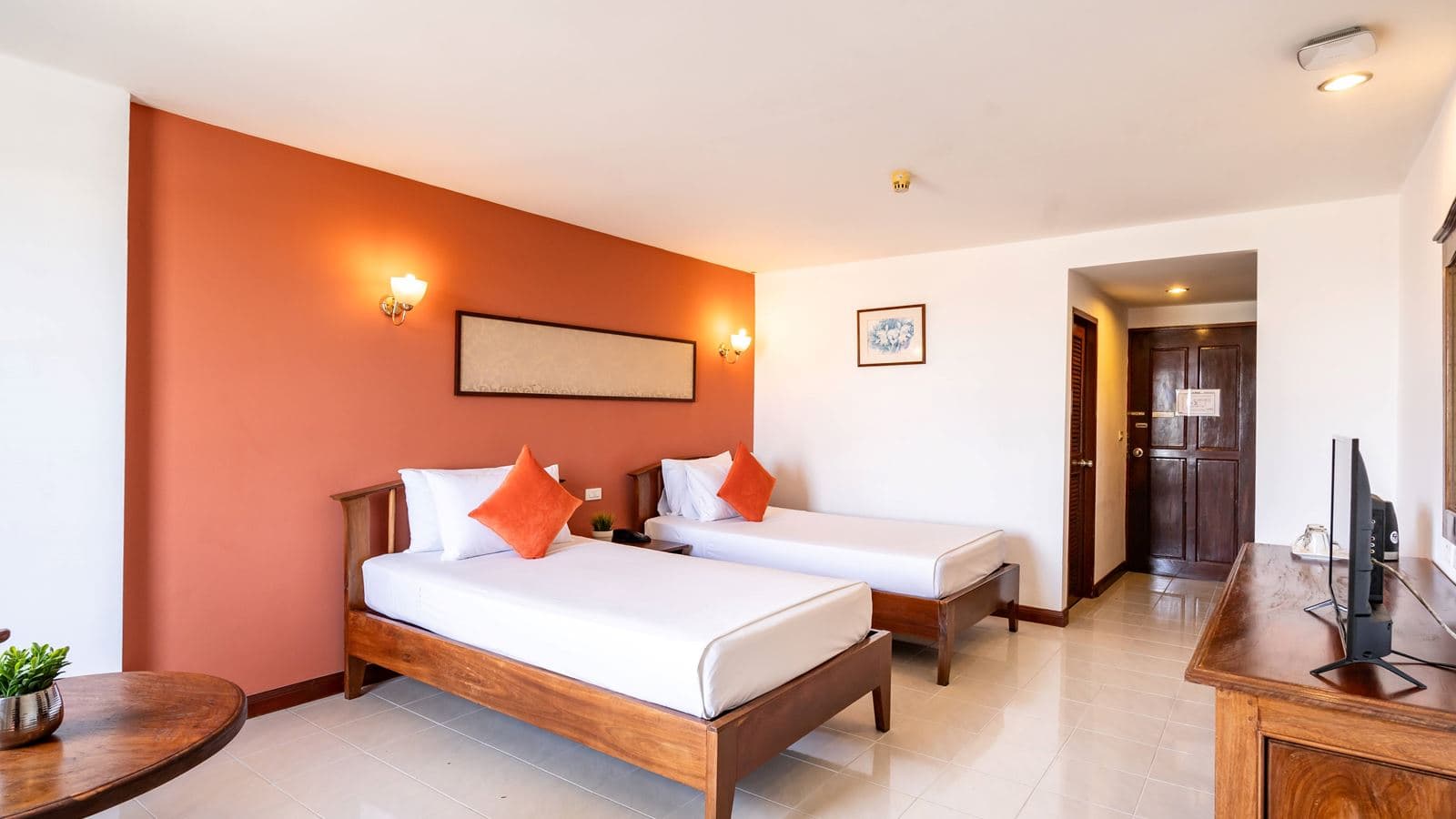rooms-superior-room