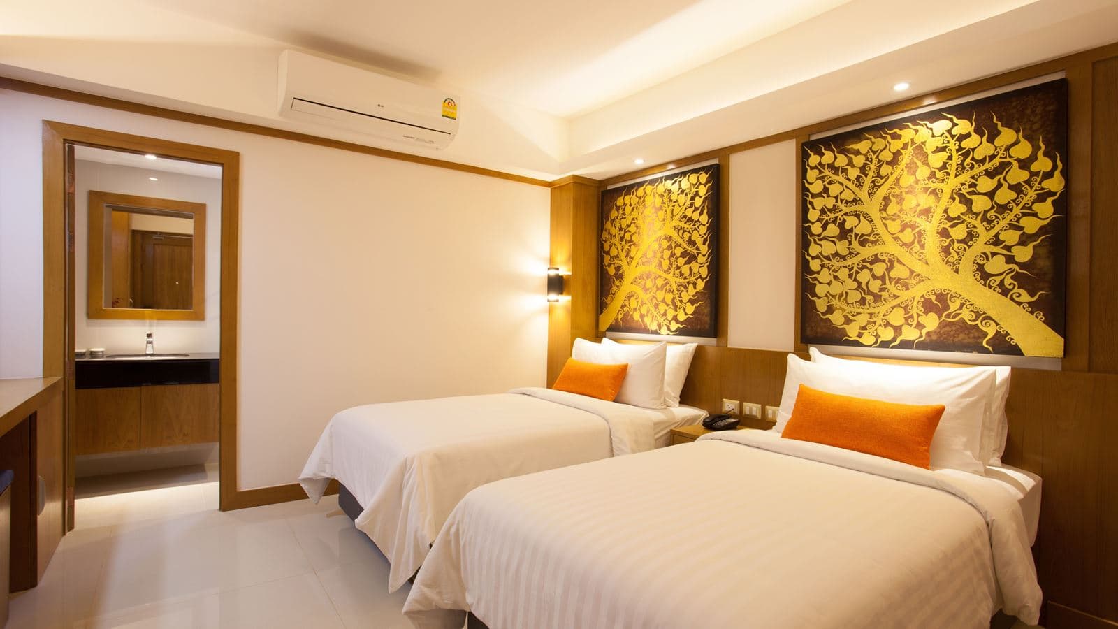rooms-superior-room