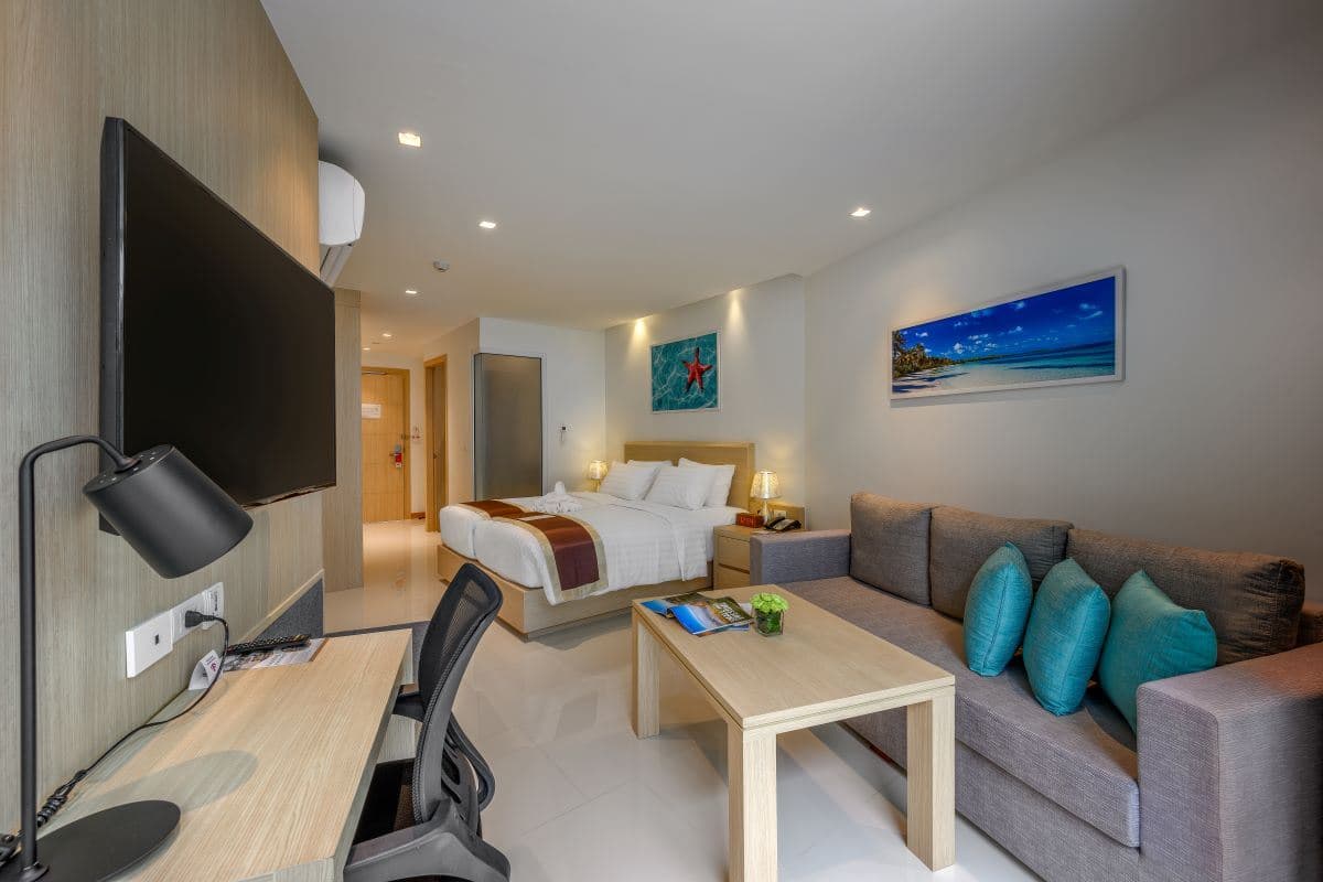rooms-deluxe-room
