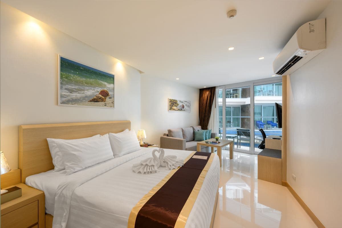 rooms-deluxe-pool-access-room