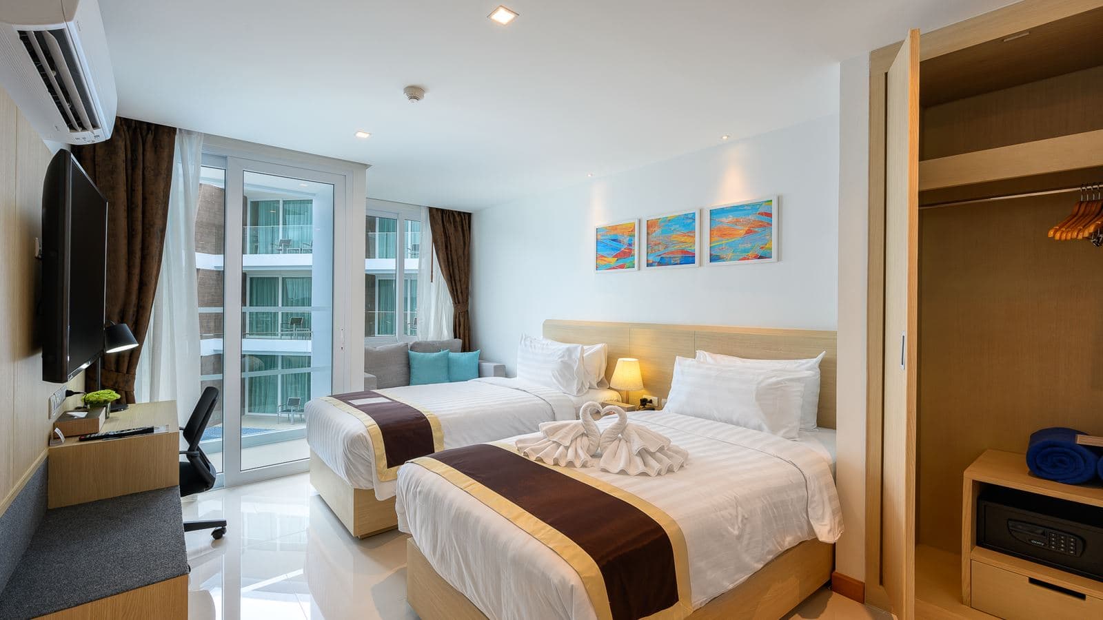 rooms-superior-room