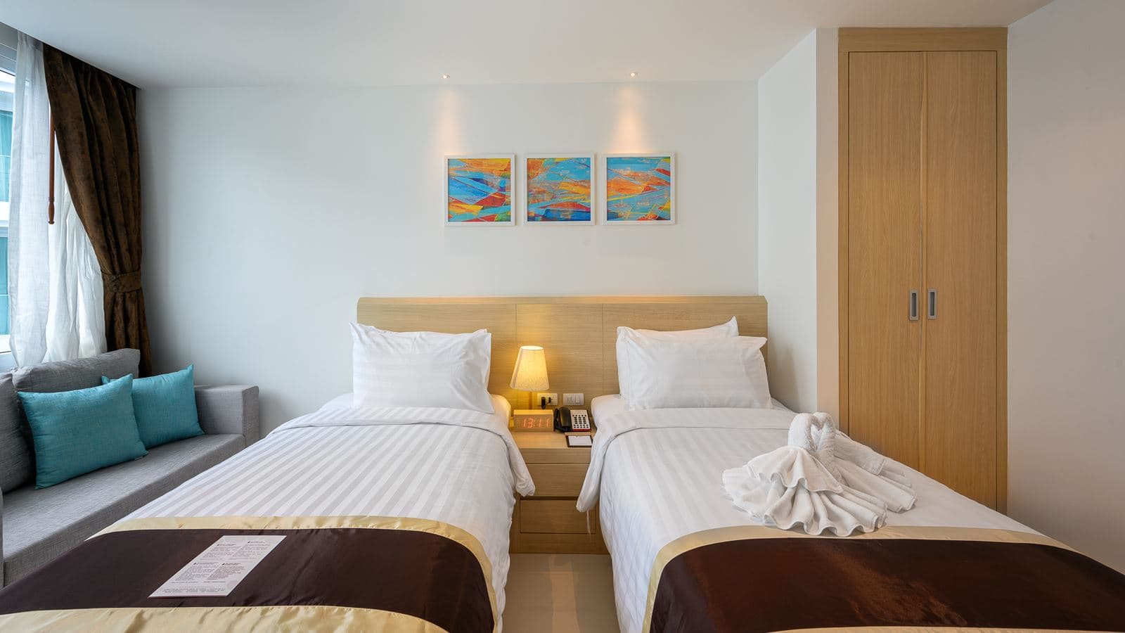 rooms-superior-room