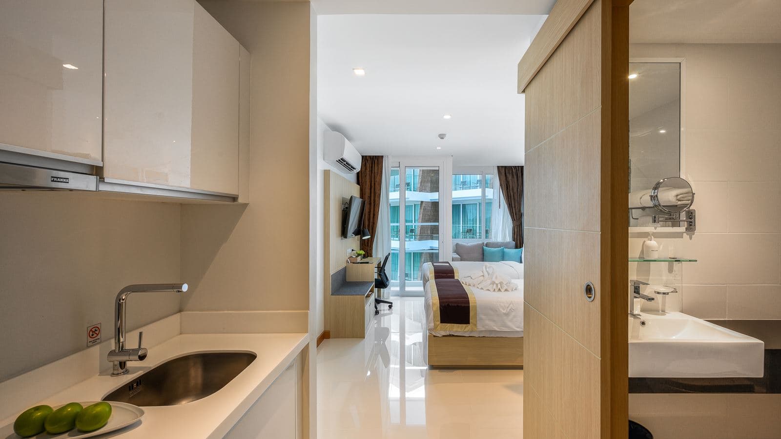 rooms-superior-room