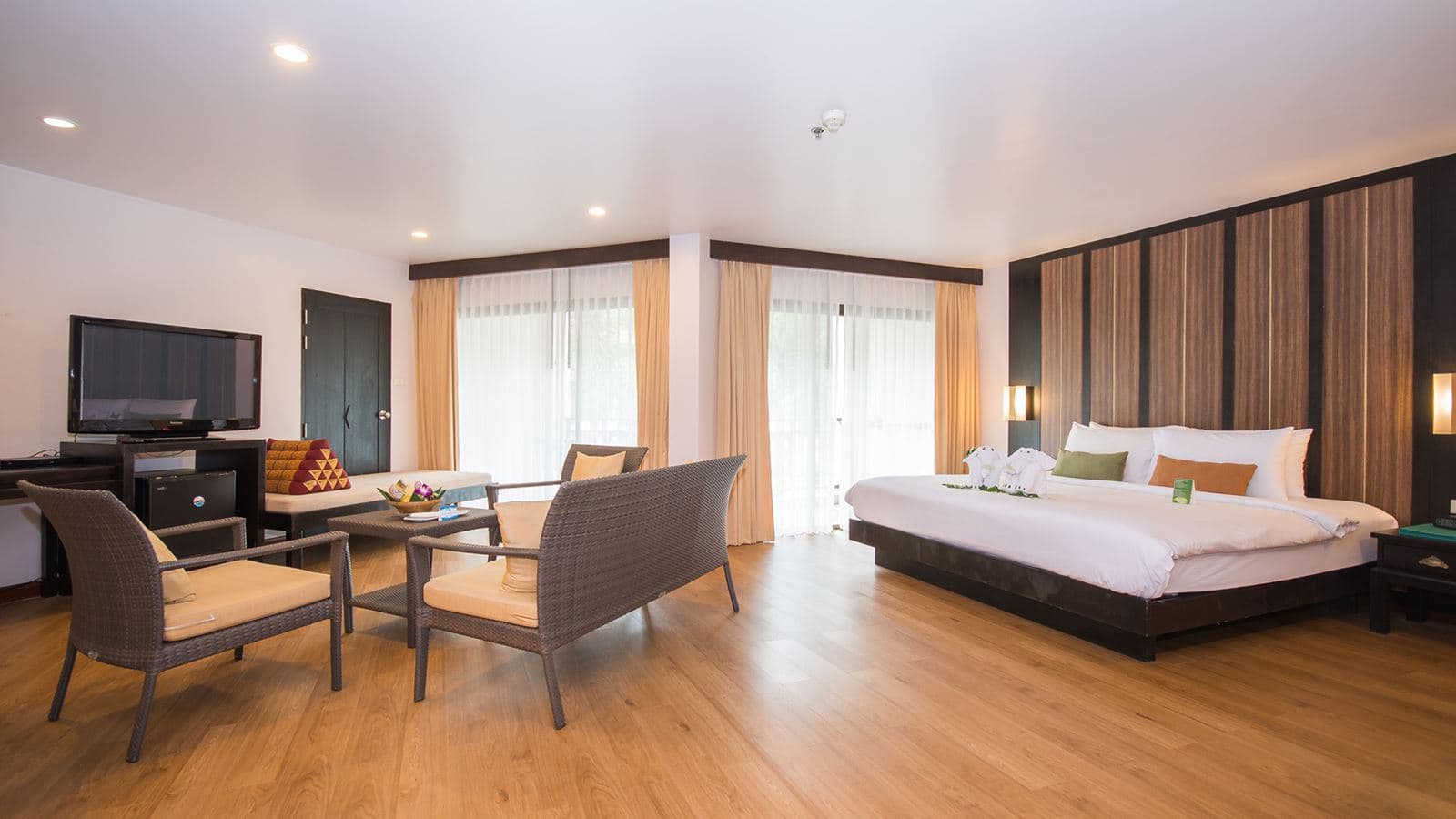 rooms-junior-suite-with-jacuzzi